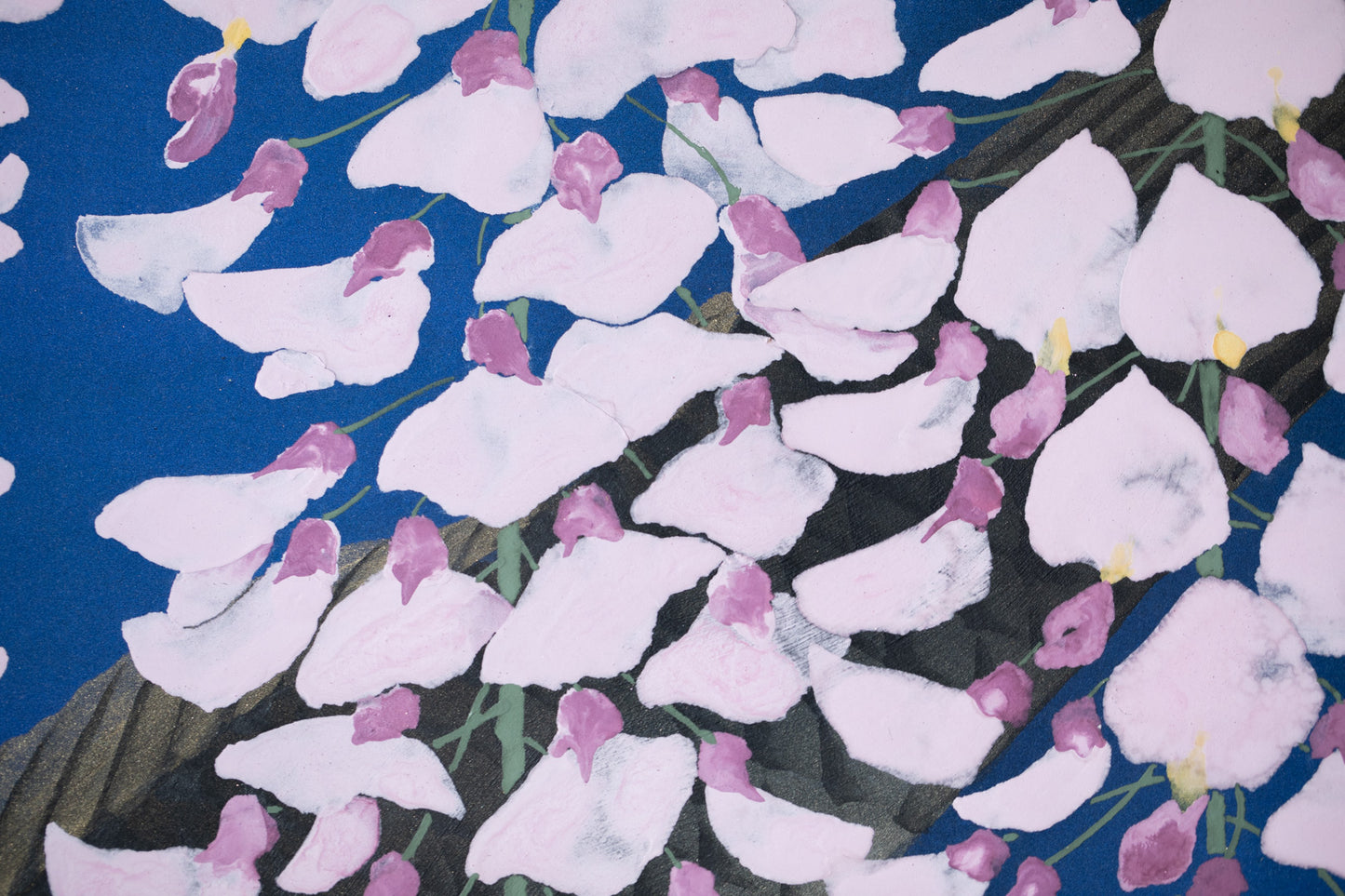 alt="Close-up detail of Harufukamu painting by Susumu Maki in Nihonga style"